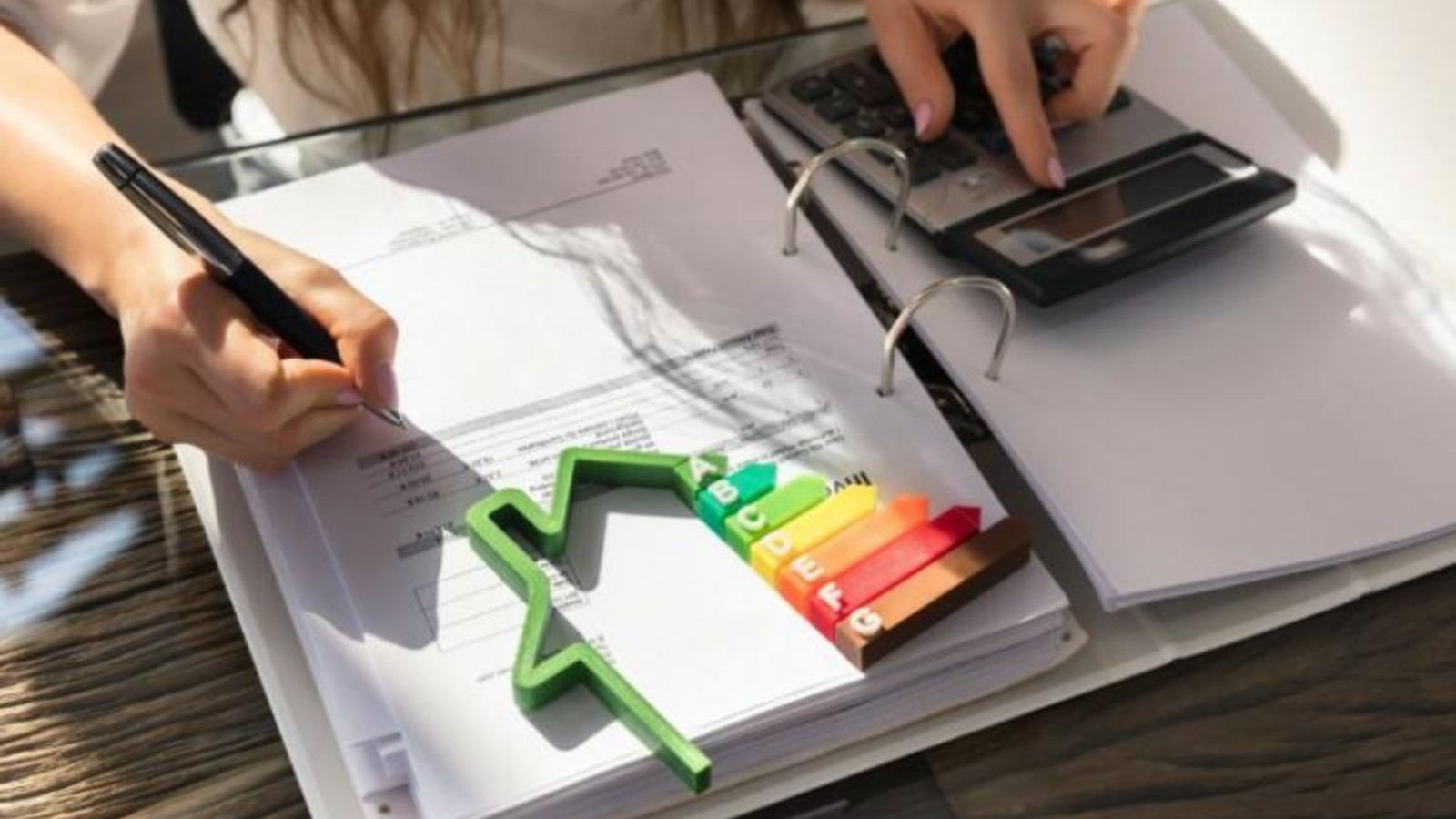 Προγράμματα εξοικονόμησης: Σπάει κοντέρ η ζήτηση - 4.000 αιτήσεις τη μέρα 